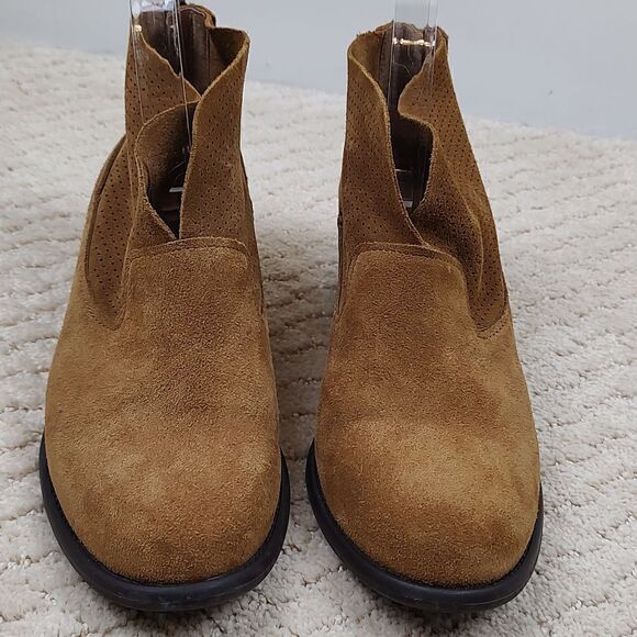 Jessica Simpson Dacia Tan Suede Leather Ankle Boots Perforated Upper Size 7.5 - Picture 2 of 9